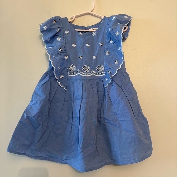 Cat & Jack Girls' Chambray Lace Dress Blue W/ White Floral Embroidery 3t nwot - Picture 2 of 4